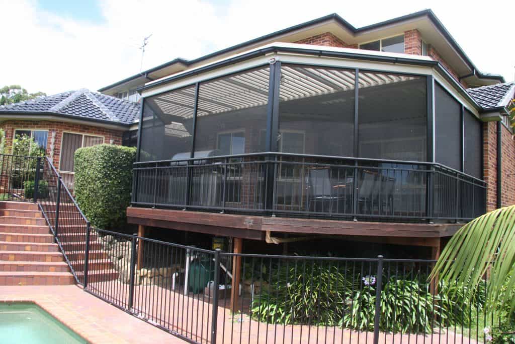 Brick Home with Screen Room Installed by HV Aluminium